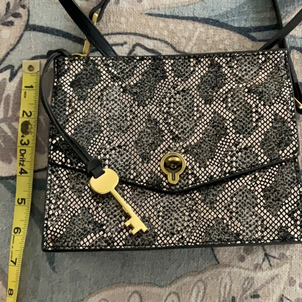 PRICE DROP Fossil small crossbody